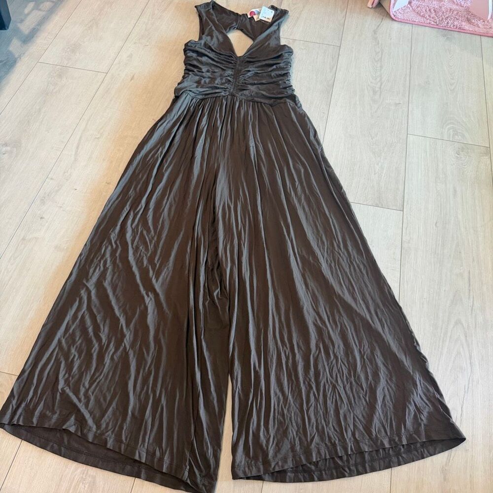 Free people beach brown ruched wide-leg jumpsuit size M - Picture 1 of 12